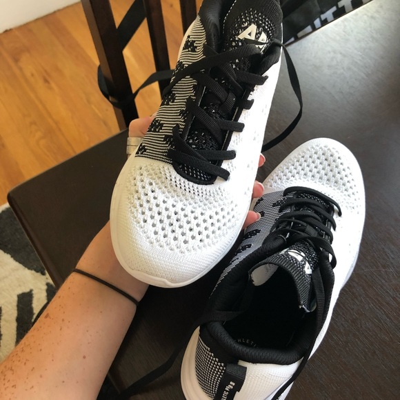 SOOLDDD!!! Lululemon APL techloom pro sneaker - Picture 3 of 5